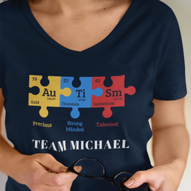 Spezifisches Autismus Bewusstsein passt zur Mama d T-Shirt (Autism Awareness Team Name Periodic Table T-Shirt)