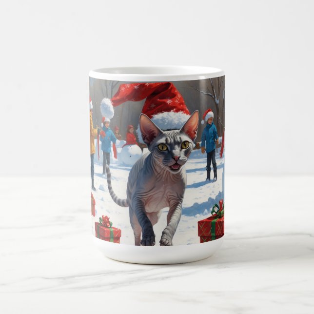 Sphynx Cat läuft im Schnee mit Weihnachtsmütze Kaffeetasse (Mittel)