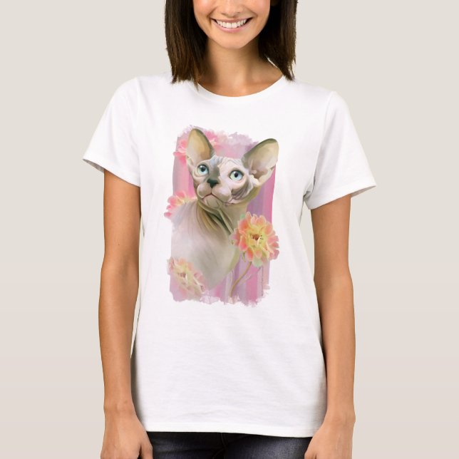 Sphynx Katze bei Blume. T-Shirt (Vorderseite)