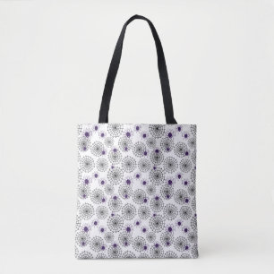 Spiderweb & Lila Spiders Halloween White Pattern