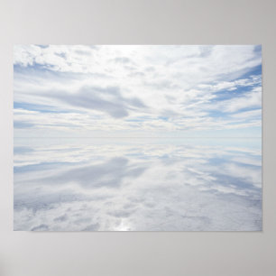 Spiegel des Himmels: Surrealer Salzflächenreflex Poster