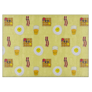 Spiegeleier, Speck, Waffeln und Orangensaft Schneidebrett