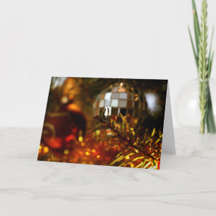 Spiegelkugel-Weihnachtsbaumschmuck am Weihnachtsba Feiertagskarte
