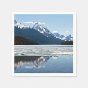 Spiegelung der Rocky Mountains im Maligne Lake Serviette
