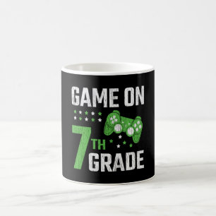 Spiel auf der 7. Stufe Videospiel Zurück zum Schul Kaffeetasse