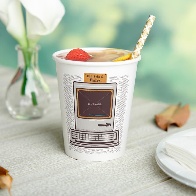 Spiel über alten PC Pappbecher (Von Creator hochgeladen)