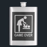 Spiel über Mama Funny Signage Piktogramm Flachmann<br><div class="desc">Ein humorvoller moderner Piktograph, der viel in Schwarz und Weiß sagt. Hier ist ein Beispiel für unsere maßgeschneiderten bestickten Kaps, die für die schlanke Mütter der Mode entworfen wurden. Verwenden Sie den Link "Diesen Designer Gefragt", um uns mit Ihren speziellen Designanfragen oder für Hilfe bei Ihren individuellen Anpassungsbedürfnissen zu kontaktieren....</div>