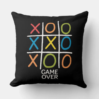 Spiel über Tic-Tac-Toe Kissen