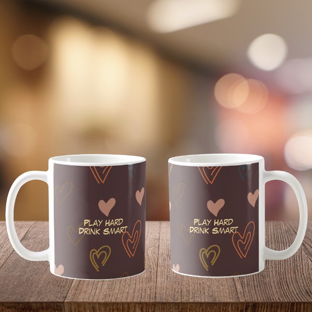 Spiele hart. Trinke Smart Kaffeetasse (Von Creator hochgeladen)