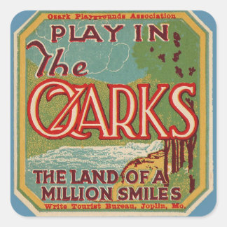 Spielen im OZARKS Land eine Million Lächeln Quadratischer Aufkleber