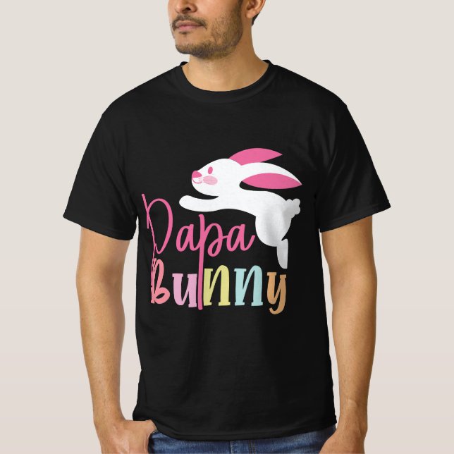 Spielend Papa Bunny Osterdesign T-Shirt (Vorderseite)