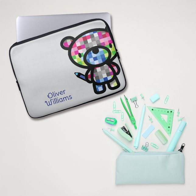 Spielender Bärenkind Individuelle Name Laptopschutzhülle (Von Creator hochgeladen)