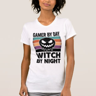 Spieler bei Tag, Hexe bei Nacht Retro Halloween-De T-Shirt