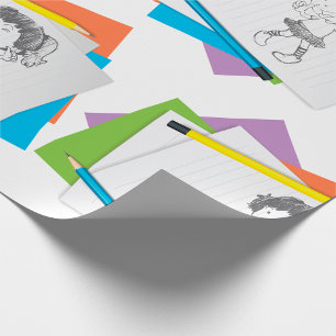 Spielerische Girl Sketch Zeichnend mit farbenfrohe Geschenkpapier