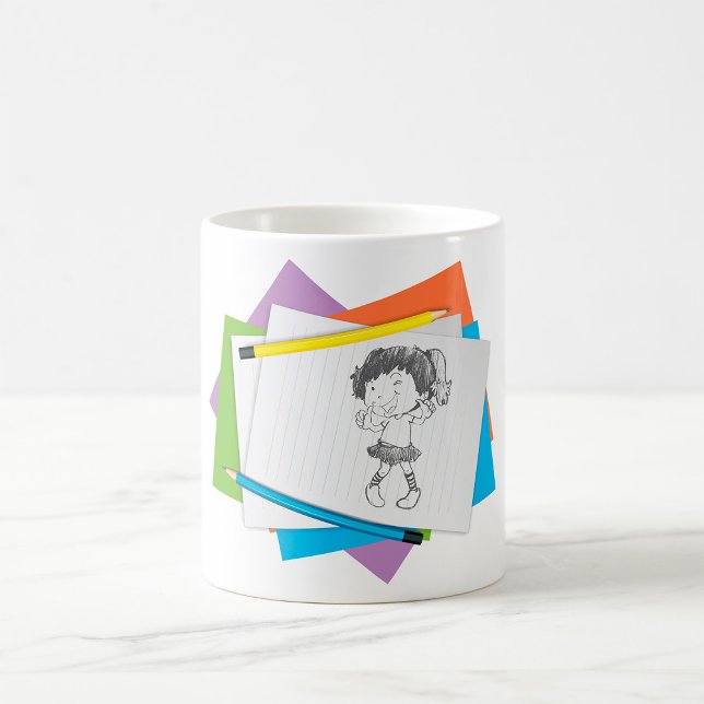 Spielerische Girl Sketch Zeichnend mit farbenfrohe Kaffeetasse (Von Creator hochgeladen)