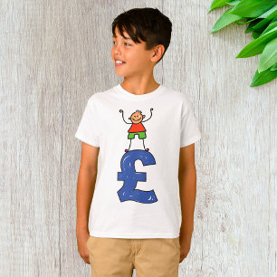 Spielerische Stockfigur steht auf Pfund T-Shirt