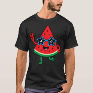 Spielerischer Wassermelonenscheiben-Charakter Mit T-Shirt