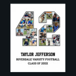 Spielernummer 42 FotoCollage des Senior Sports Tea Poster<br><div class="desc">Personalisierte Foto-Collage für Spieler Nummer 42. Dieses individuell gestaltbare Foto-Geschenk eignet sich hervorragend für Senioren, Sportveranstaltungen oder Geburtstagsgeschenke für Ihren Sportler. Es ist eine großartige Möglichkeit, wertvolle Momente und Erinnerungen aus ihren Sportspielen zu zeigen. Das Poster verfügt über eine Collage von Fotos und kann mit Namen, Schulmannschaften, Klassenjahr oder beliebigem...</div>