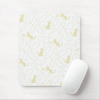 Spielkatze und Garnball-Muster Hellbeige Mousepad
