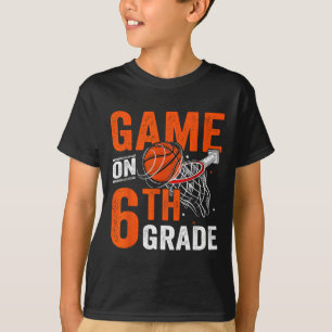 Spielspass auf dem sechsten Basketball-Platz T-Shirt