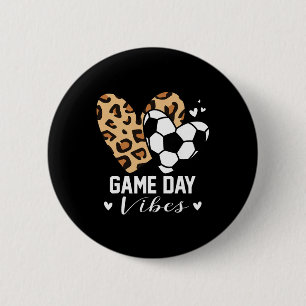 Spieltagsvibes Lustige Fußballmutter Leopard Herz Button