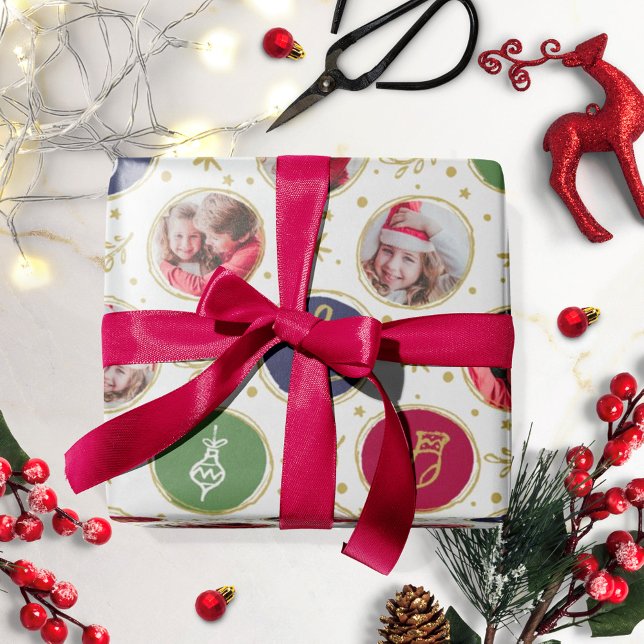 Spielvolle Familienfoto Collage Weihnachten Weiß Geschenkpapier (Von Creator hochgeladen)