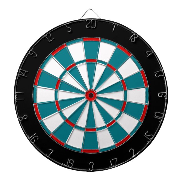Spielzeit-Dartboard in rot-weiß und in der Keksbuc Dartscheibe (vorne)