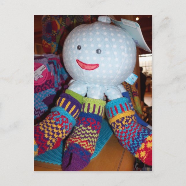 Spielzeug-Kraken mit Socken Postkarte (Vorderseite)
