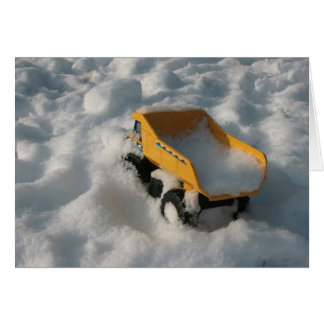 Spielzeugwagen im Schnee