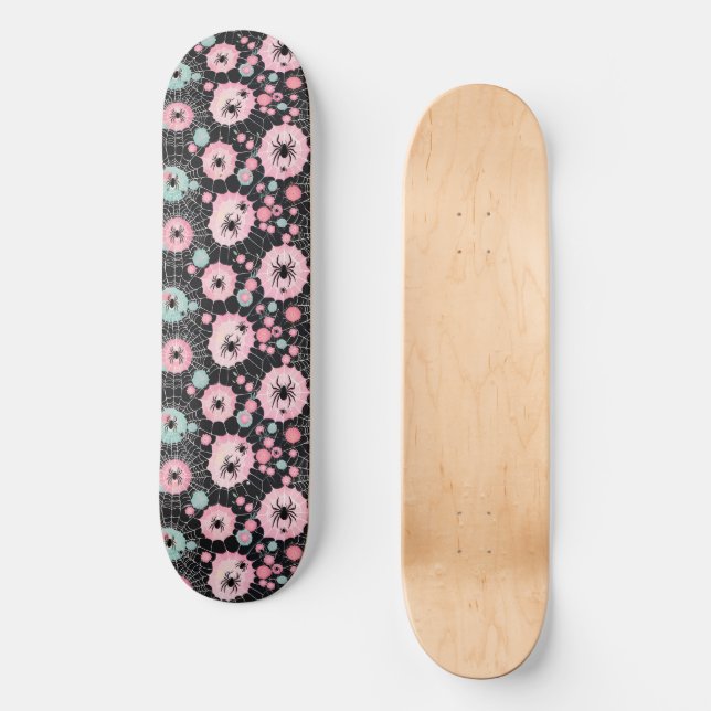 Spinnen und Weben in rosa und blassfarbener Blues  Skateboard (Vorderseite)