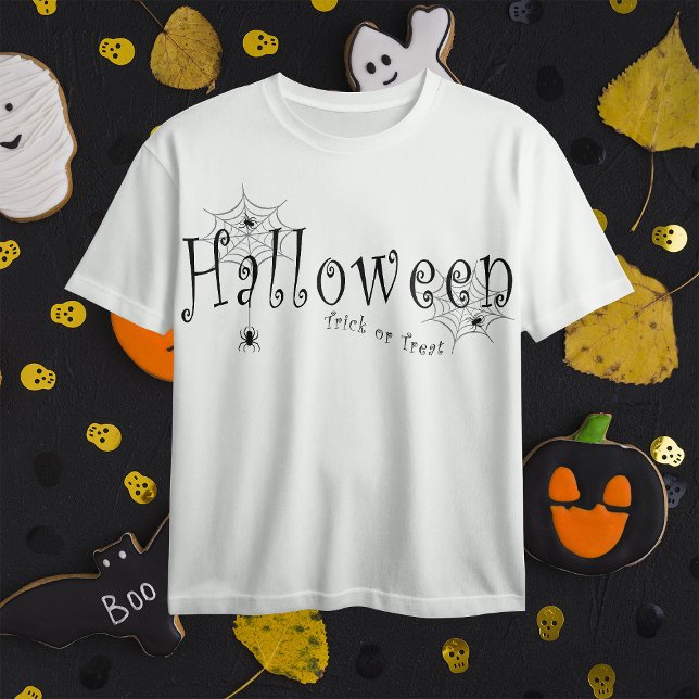 Spinnennetze und Spinnen über Halloween T-Shirt (Von Creator hochgeladen)