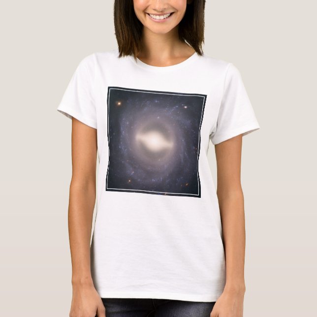 Spiral Galaxy Ngc 1015. T-Shirt (Vorderseite)