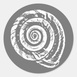 Spiral Seashell Block Print, grau / grau und weiß Runder Aufkleber