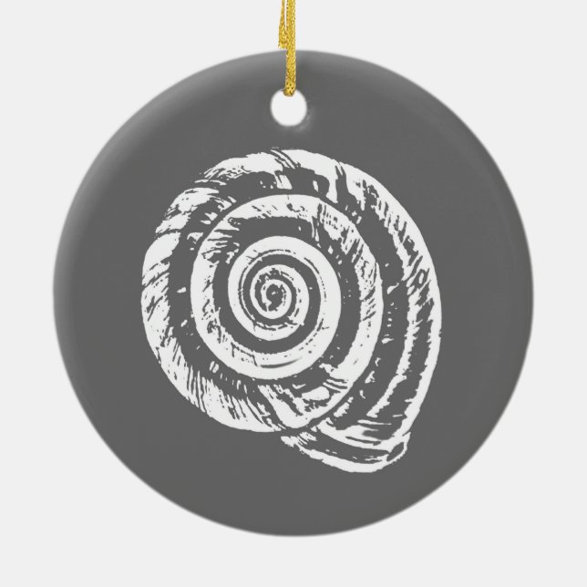 Spiral Seashell Block Print, grau und weiß Keramik Ornament (Hinten)