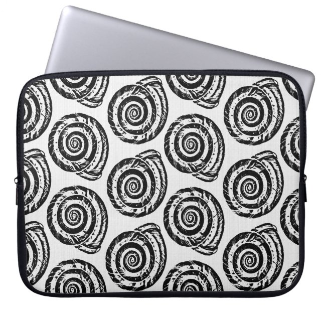 Spiral Seashell Block Print, Schwarz/Weiß Laptopschutzhülle (Vorderseite)