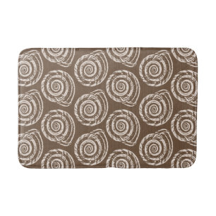 Spiral Seashell Block Print, Taupe Tan und Creme Badematte
