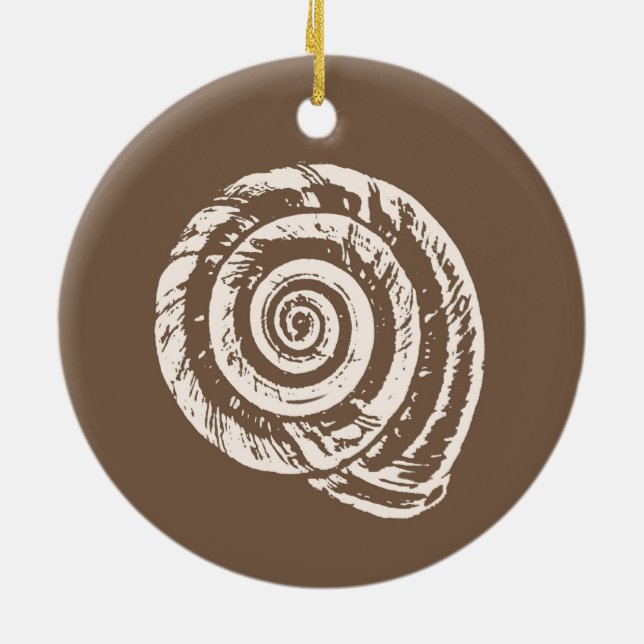 Spiral Seashell Block Print, Taupe Tan und Creme Keramik Ornament (Hinten)