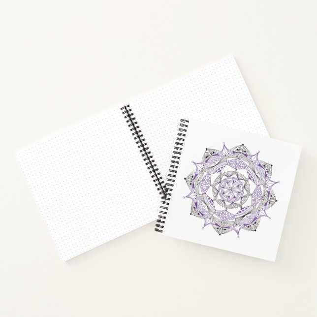 Spiralnotizbuch mit violettem Mandala-Design Notizbuch (Innenseite)