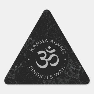 Spirituelles Karma Om Design - Sammlung zur Achtun Dreieckiger Aufkleber