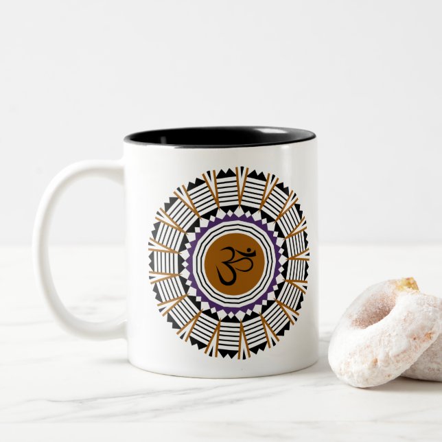 Spirituelles Mandala Yoga Om Symbol Geometrie Zweifarbige Tasse (Mit Donut)