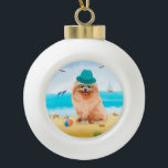Spitz Dog on Beach Keramik Kugel-Ornament<br><div class="desc">Ein Spitz,  der am Strand sitzt,  ist eine gute Geschenkidee für jemanden,  der diese Hundin Liebe.</div>