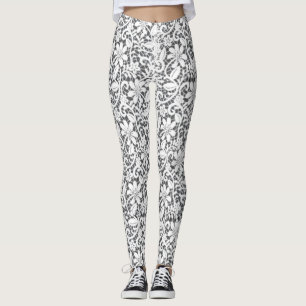 Spitze auf grauen Leggings
