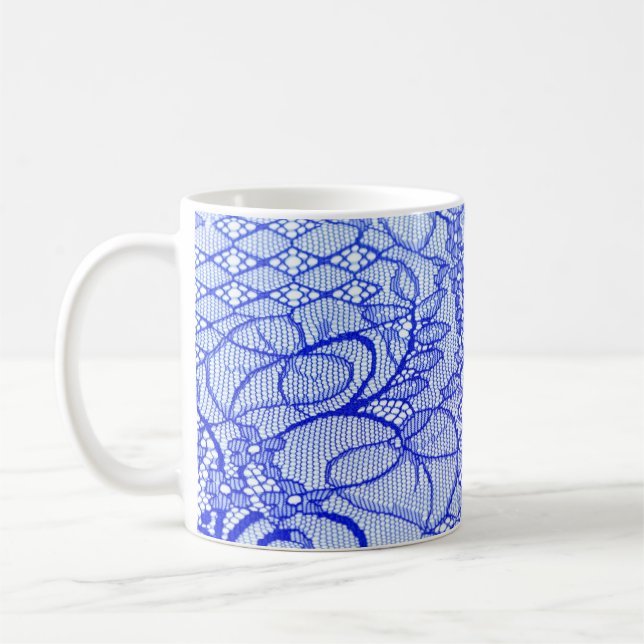 Spitzengewebe in blau. Royal Blue Couture Lace Pat Kaffeetasse (Links)