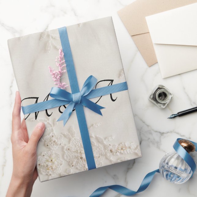 Spitzenhochzeitsinitialen Geschenkpapier mit Stick (Schenken)
