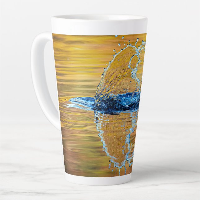 Splash auf einen Fall Abend Milchtasse (Linke Ecke)