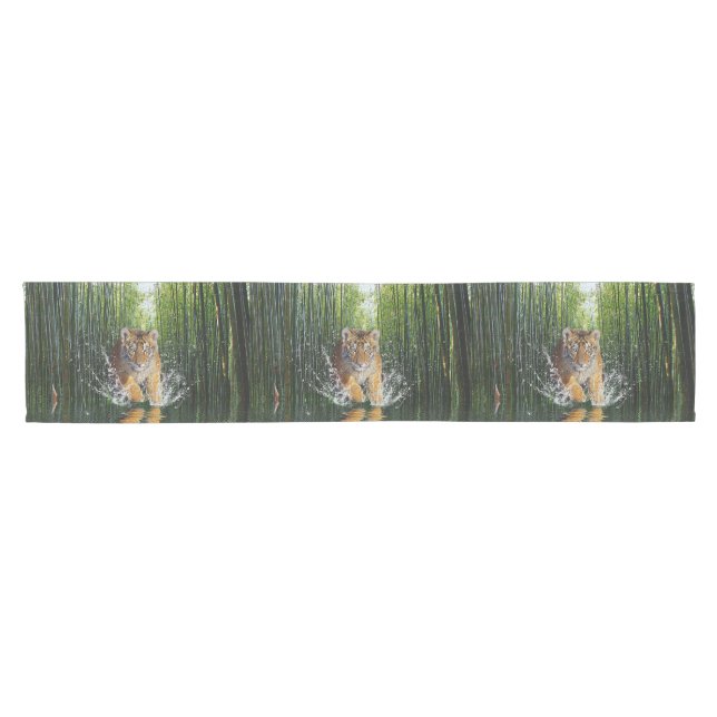 Splashing Tiger Cub und Bamboo Grove Kurzer Tischläufer (Horizontal)