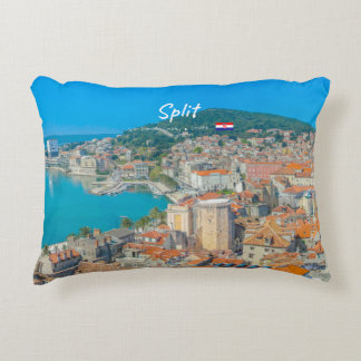 Split, Kroatien - Küstenstadt Dekokissen