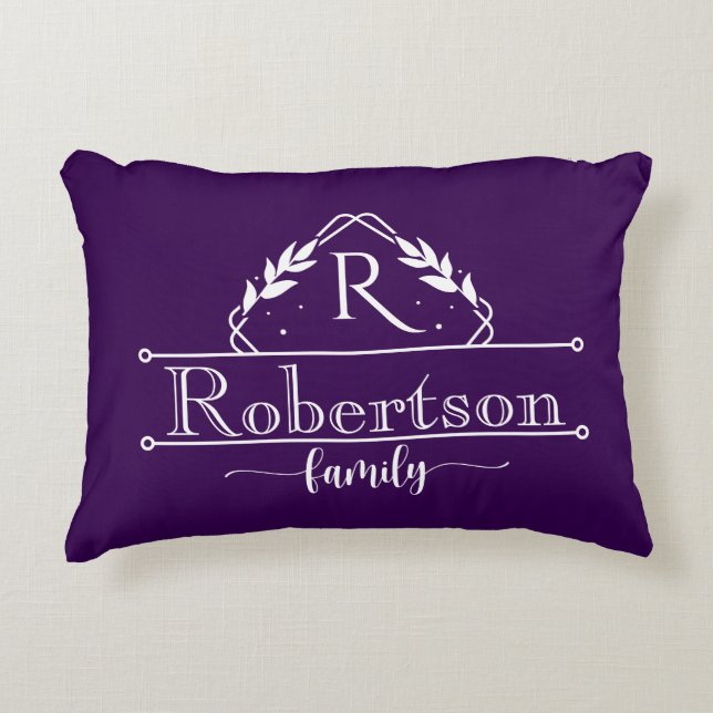 Split Monogram Family Name Royal Purple Frame Dekokissen (Vorderseite)