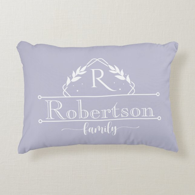 Split Monogram Family Name Soft Lavender Frame Dekokissen (Vorderseite)
