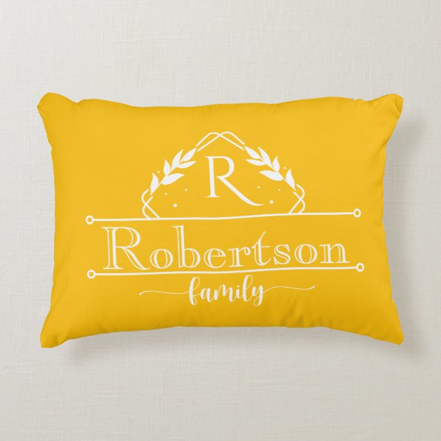 Split Monogram Family Name Yellow Orange Frame Dekokissen (Vorderseite)